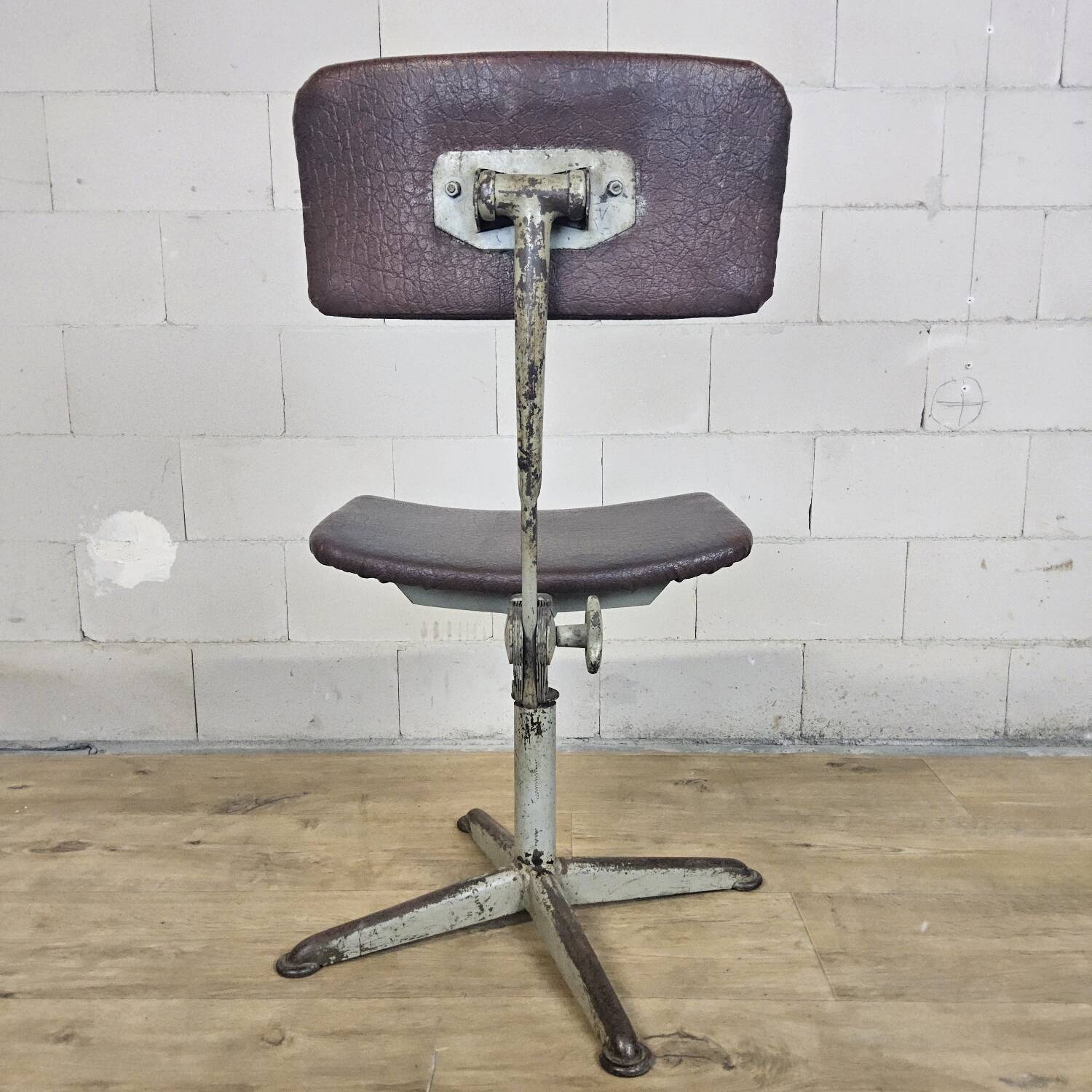 Vintage skai/metal adjustable industrial office chair (40s)