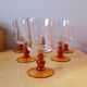 Service de 18 verres à pieds ambrés 70s