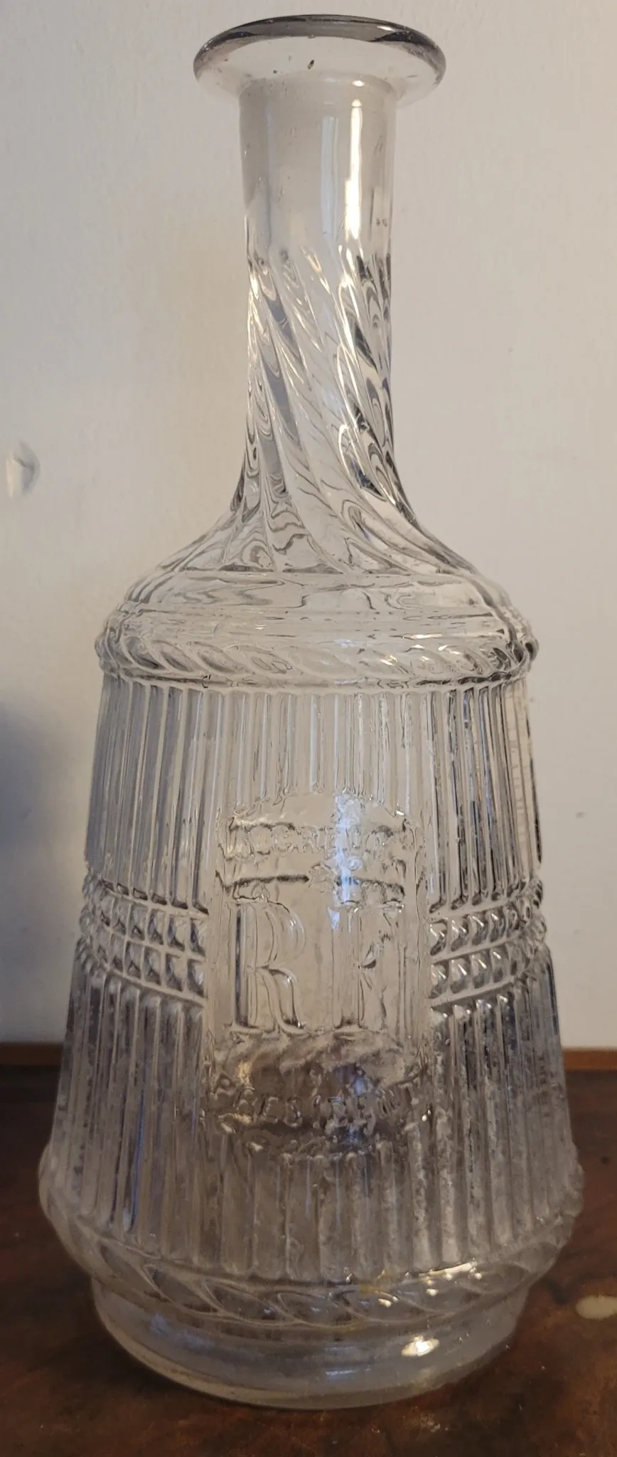 Carafe Jules Grevy 1879 fait main, verre moulé.