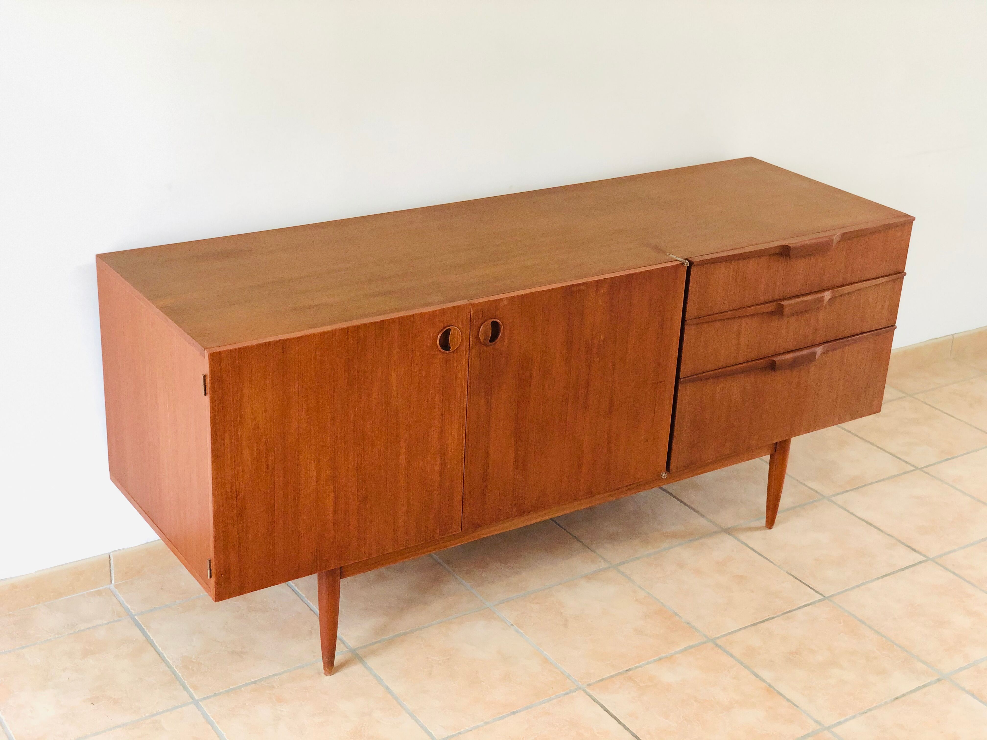 Vintage teak 1960 enfilade
