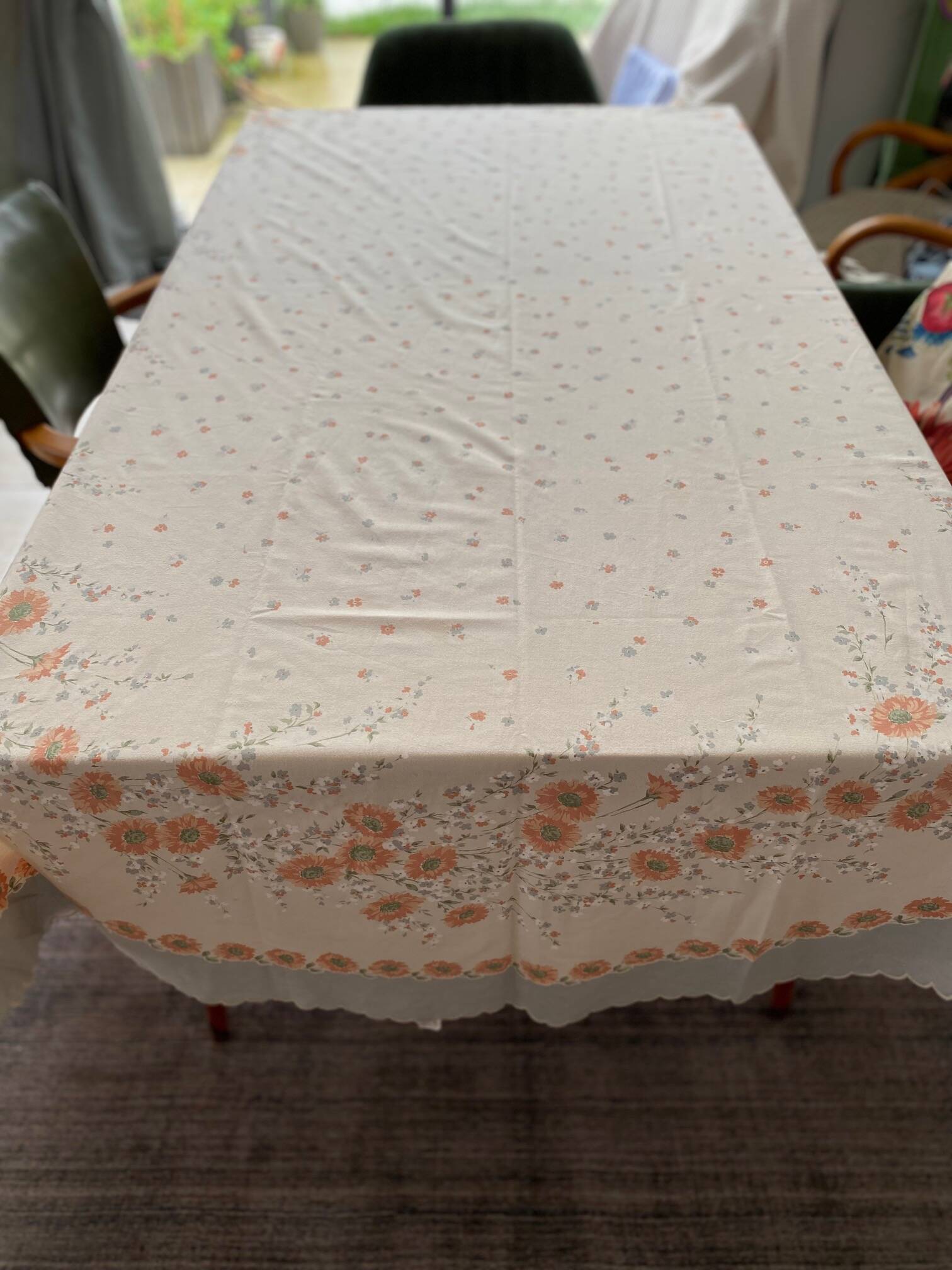 Vintage tablecloth and matching napkins