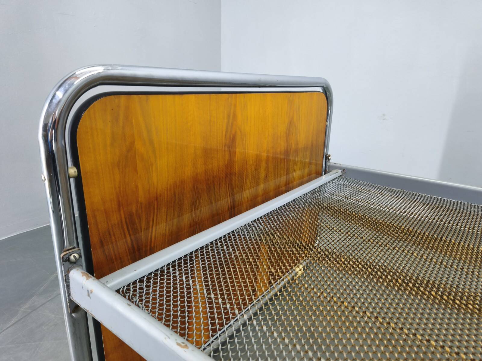 Bauhaus Tubular Steel Bed with Walnut Veneer Panels, 1930s
