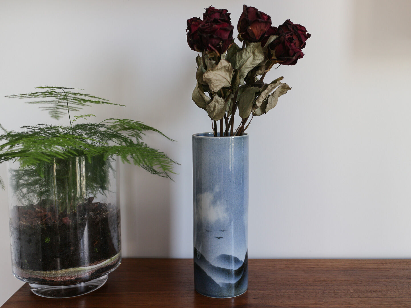Virebent blue porcelain vase