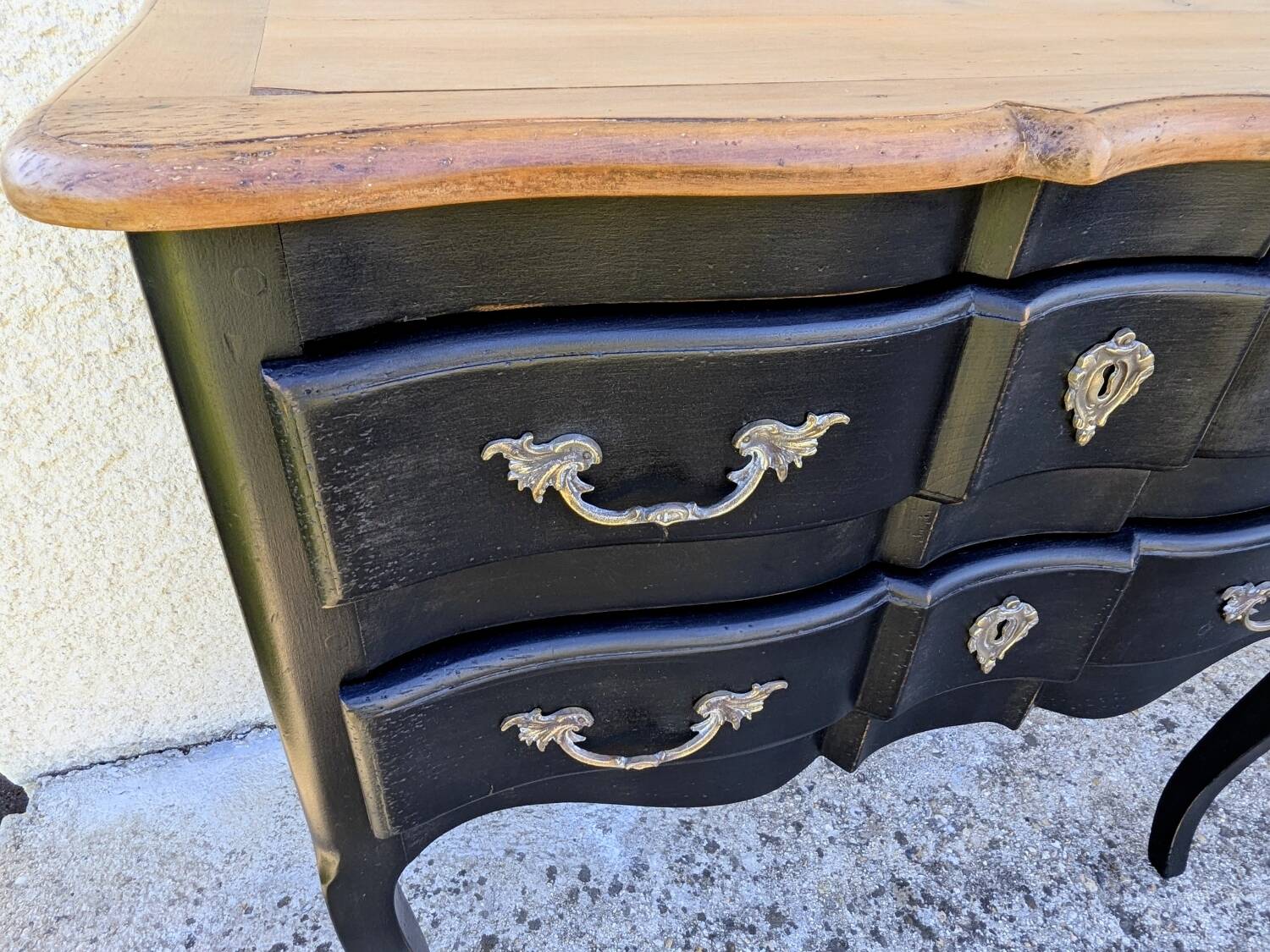 Louis XV Shabby Patina Jumping Commode