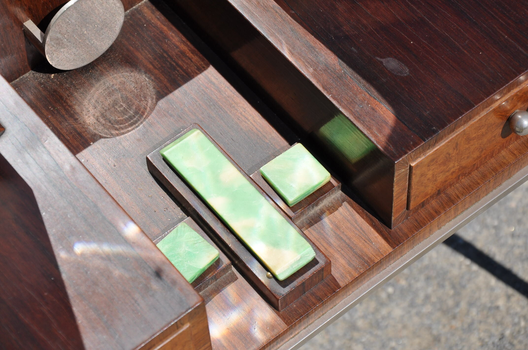 Child dressing table