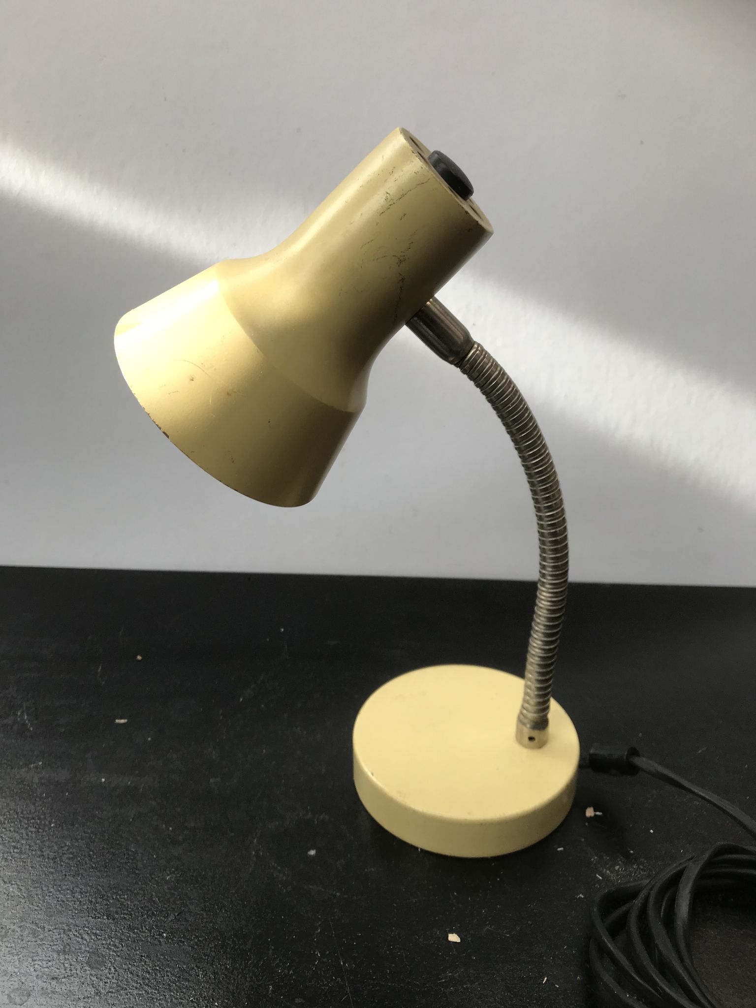 Beige metal desk lamp