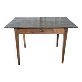 Farmhouse table with 1 drawer
