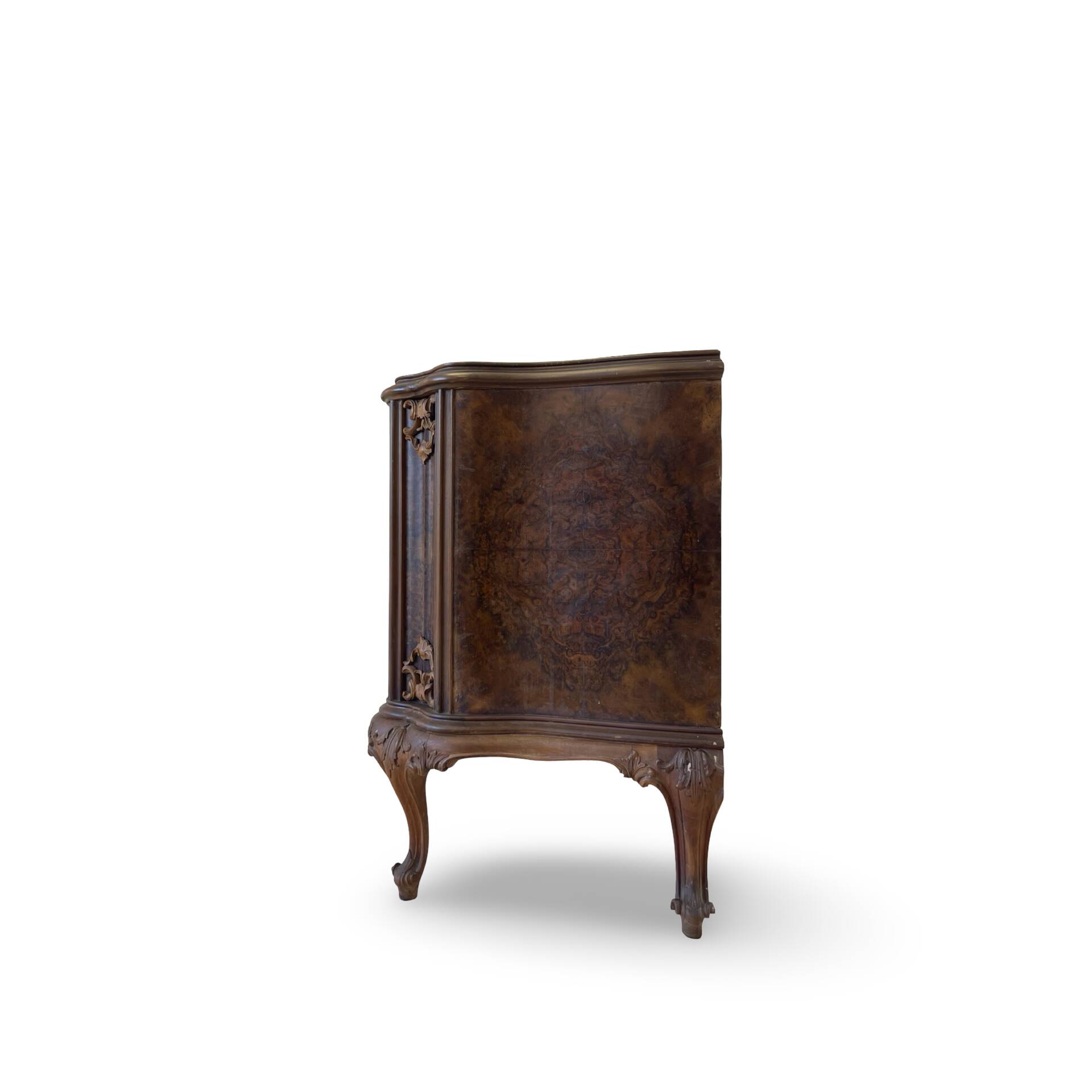 Elegant Italian Louis XV style commode, circa 1940.