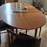 Table scandinave en teck ovale rallonges intégrées, années 60 comme neuve