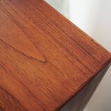 Buffet haut en teck, design danois, années 1970, production : Danemark