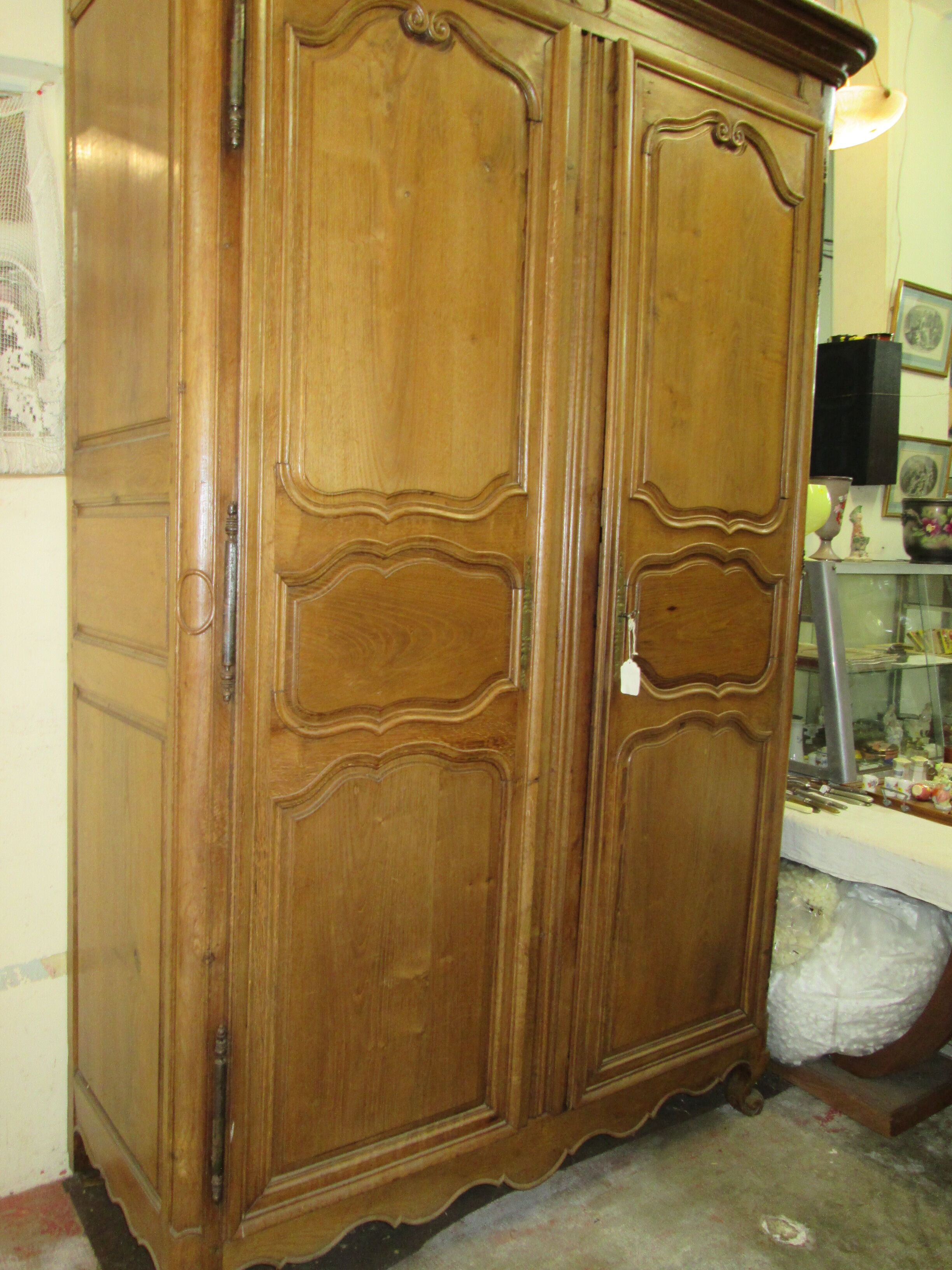 Castle cabinet