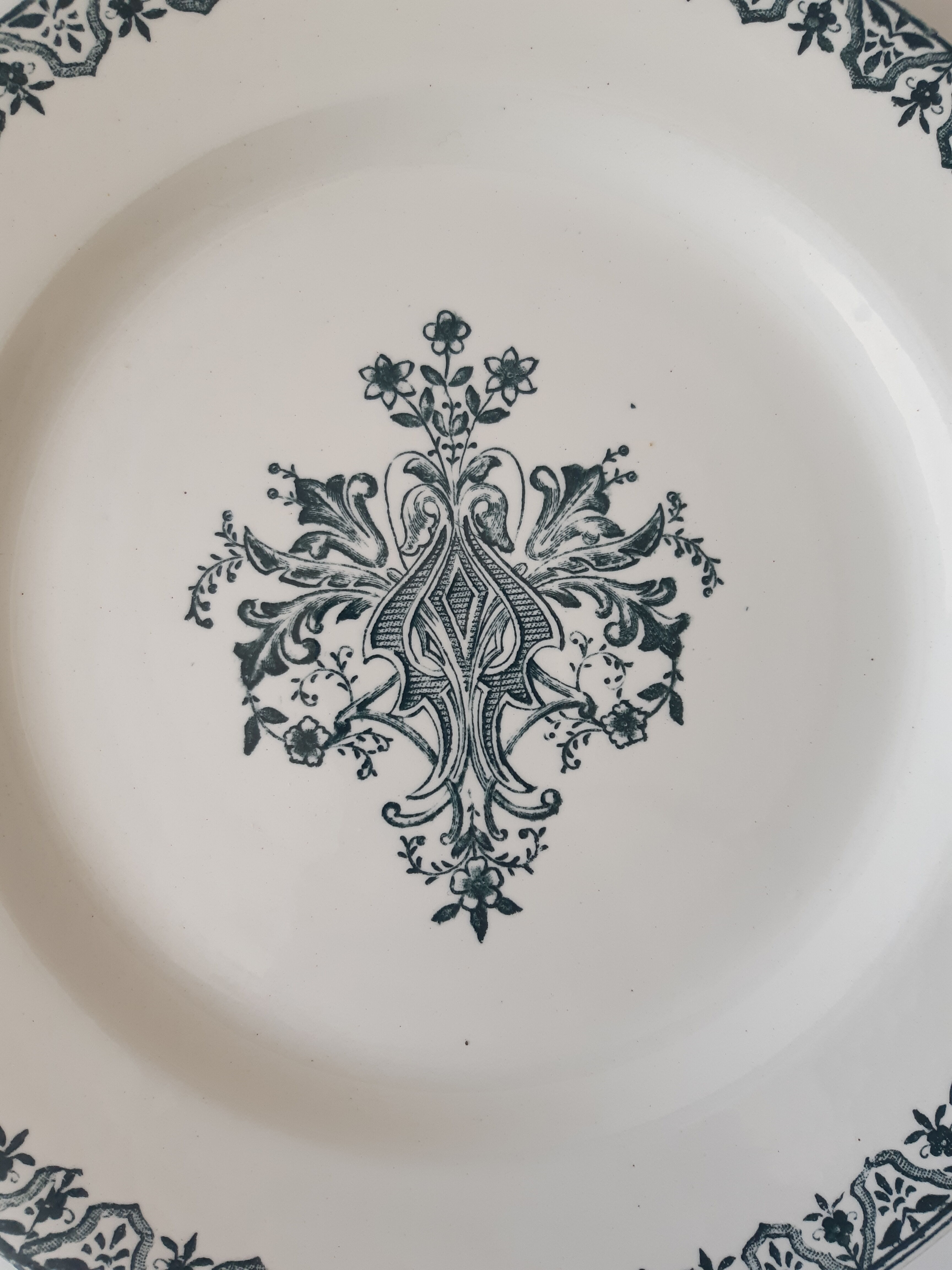 Set of 6 saline plates