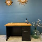 Desk of Postof the 1950s