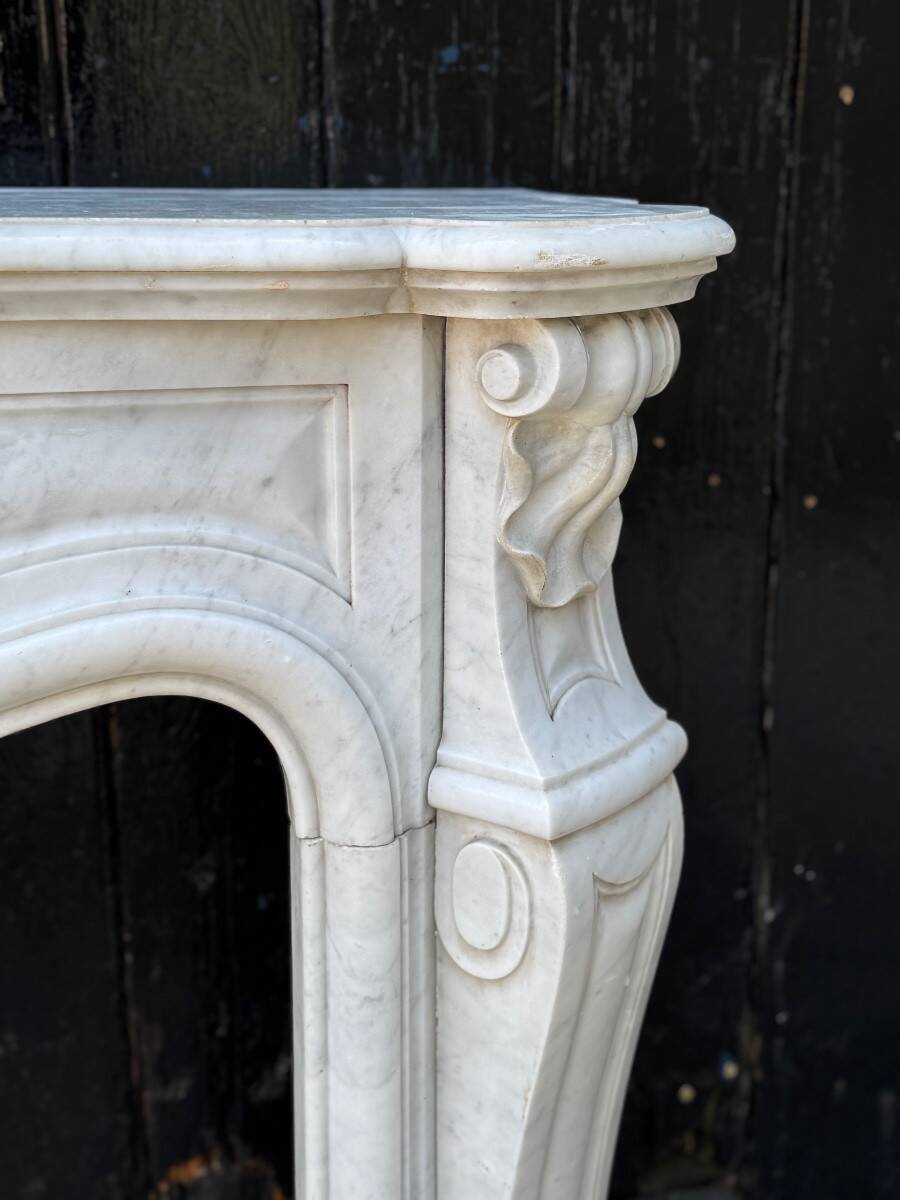 Louis XV style fireplace in Carrara marble circa 1880