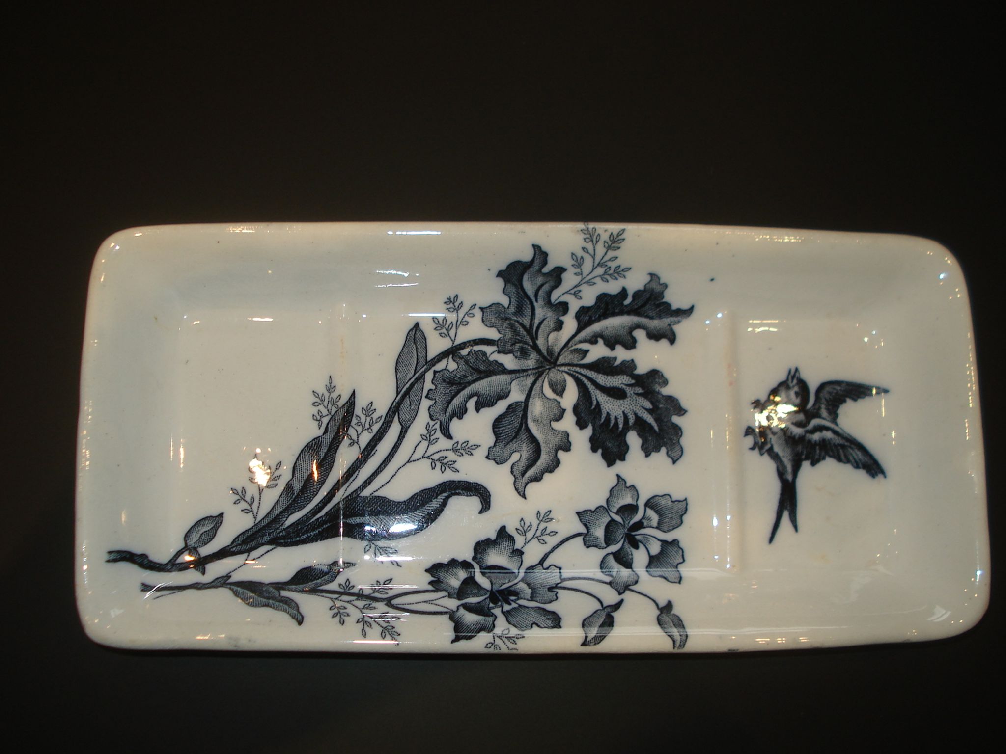 Nécessaire de toilette en faience, vintage 19°