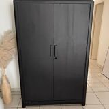 Armoire vintage en bois noir