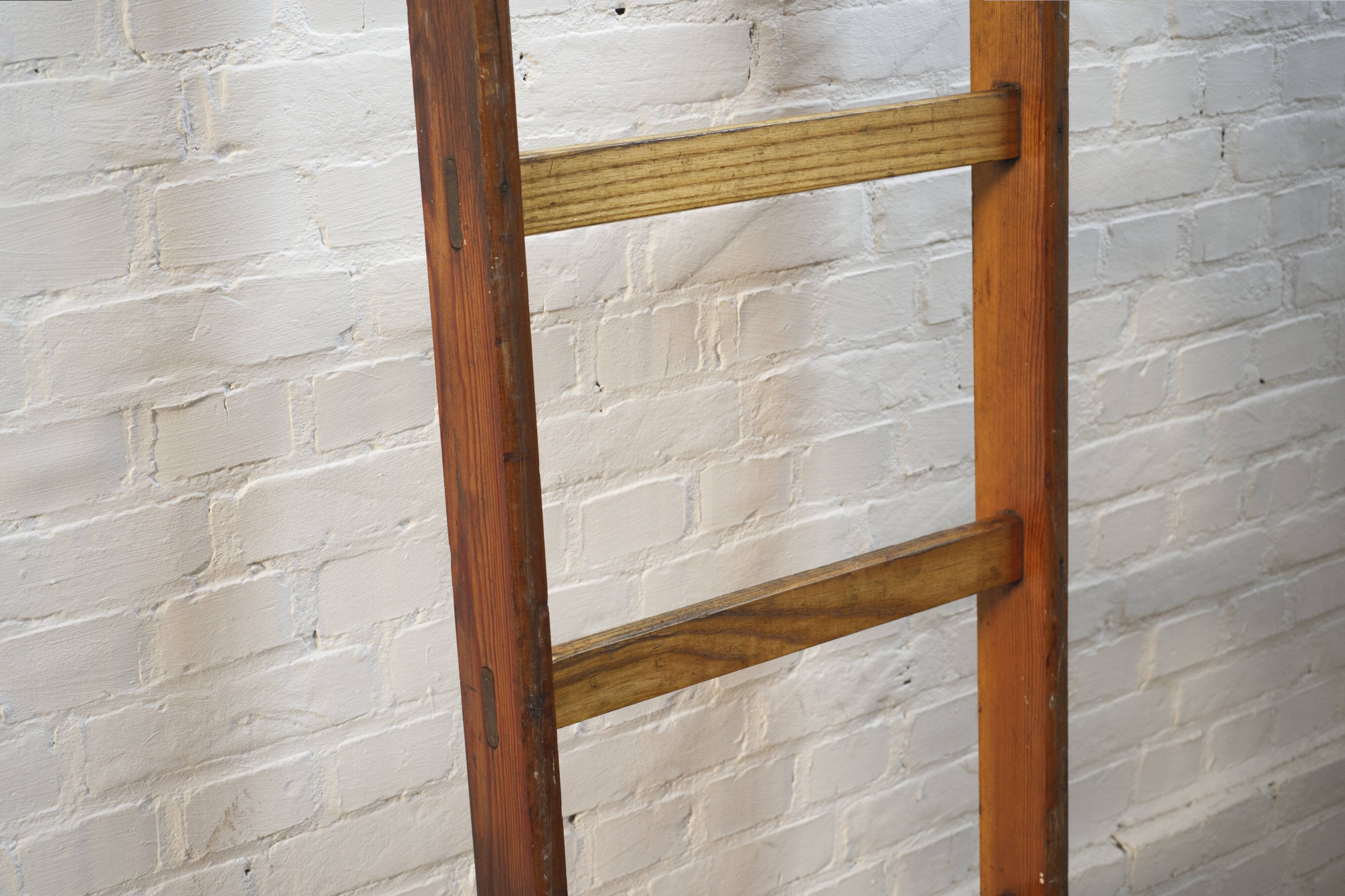 Échelle d'escalade en pin vintage