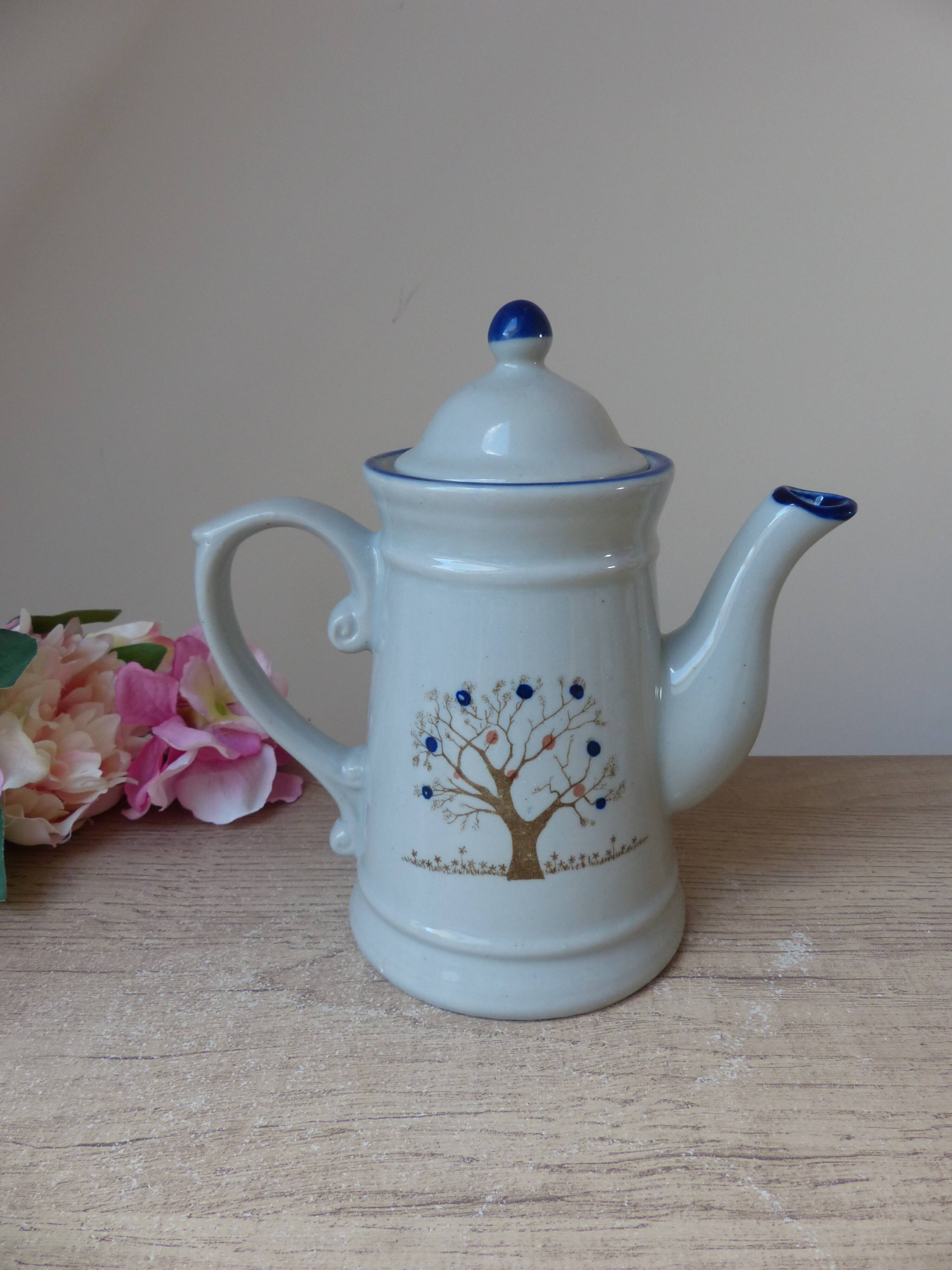 Vintage Taiwan Coffee Set, 6 Pieces, 1 Coffee Pot, 4 Cups, 1 Milk Jug, Tree of Life Pattern