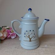 Vintage coffee service from Taiwan, 6 pieces, 1 coffee pot, 4 cups, 1 milk jug, tree of life pattern.
