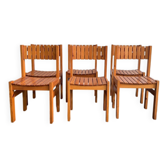 Ensemble de 6 chaises rationalistes en pin massif, Espagne, années 1970