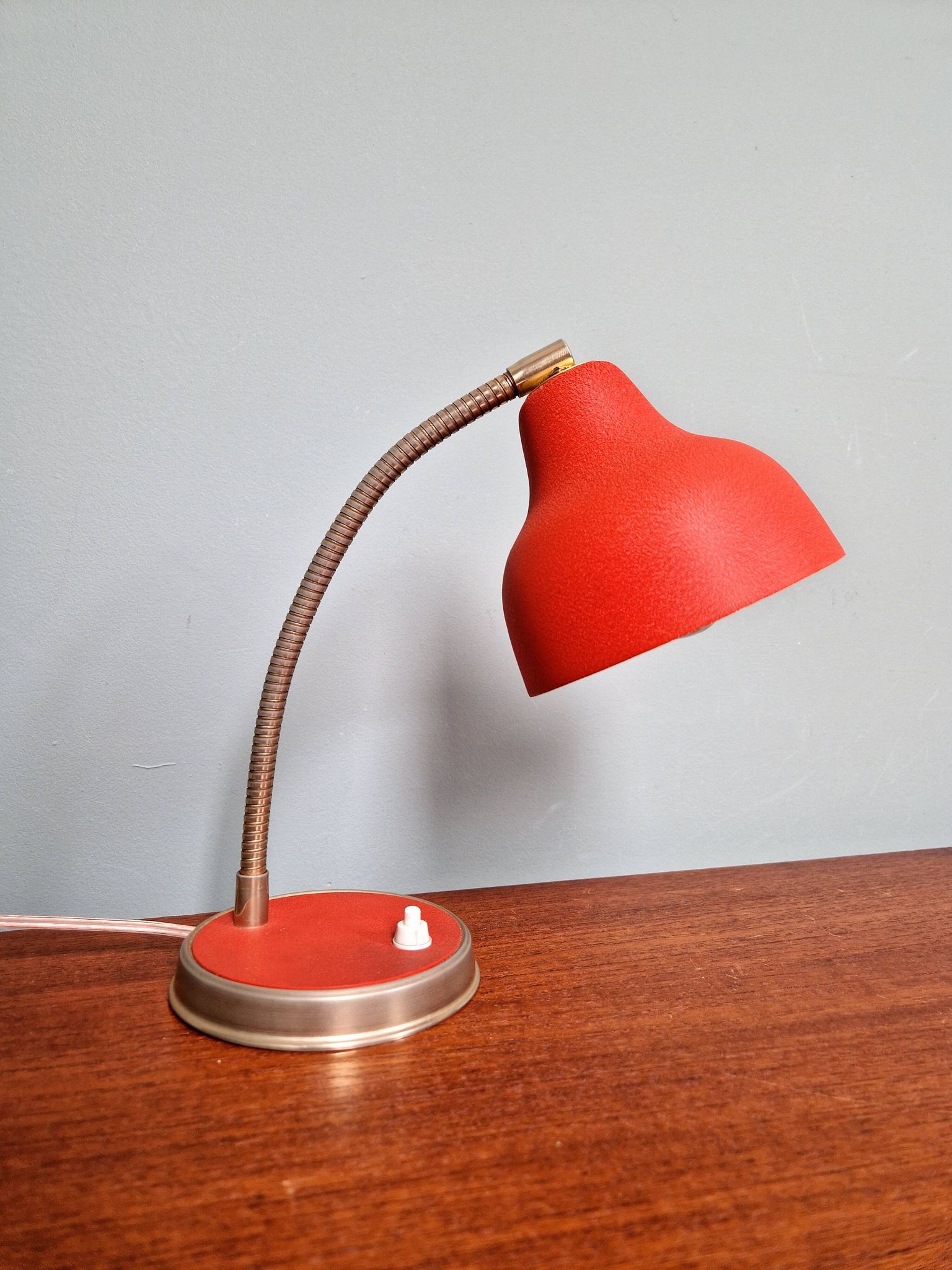 Vintage articulated desk lamp in red lacquered metal, 1950s