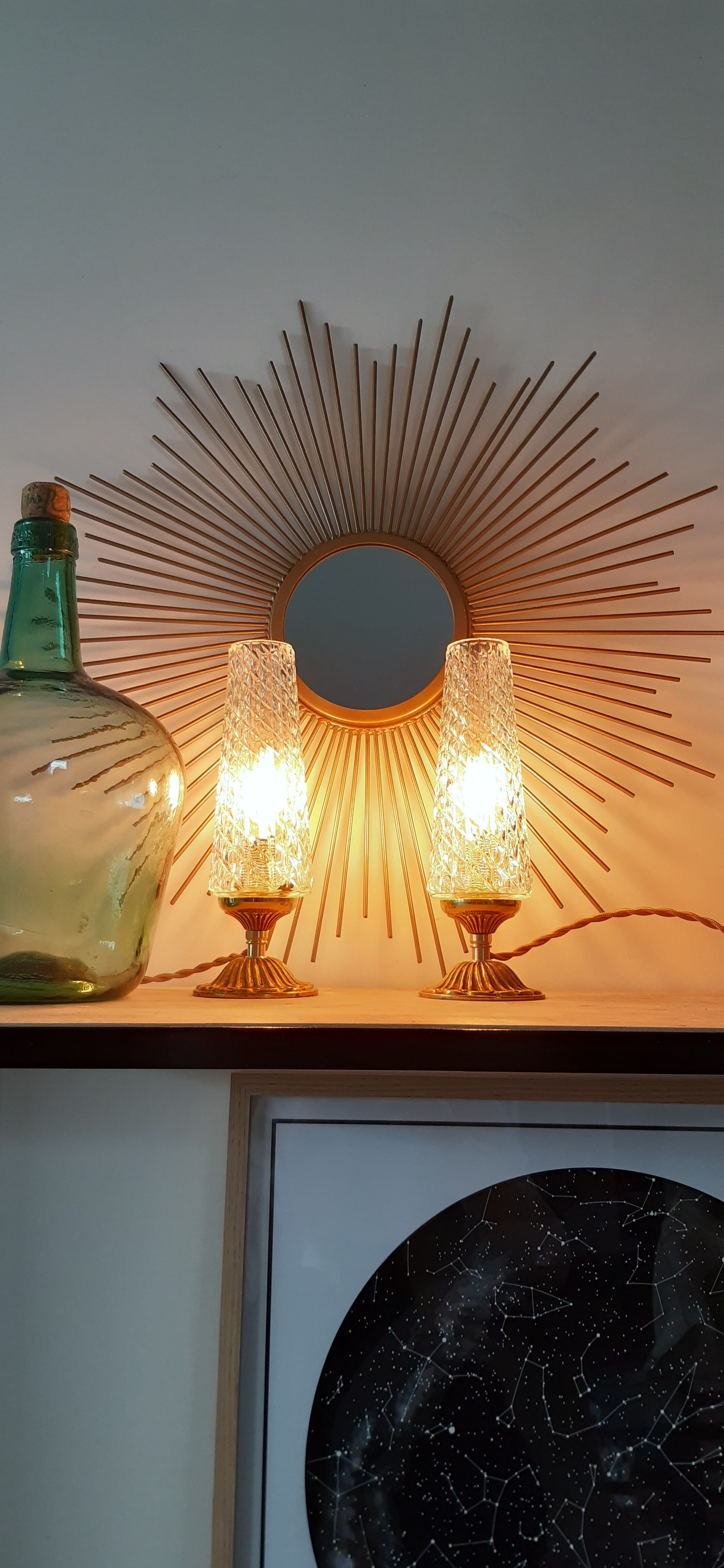 Vintage lamp to lay
