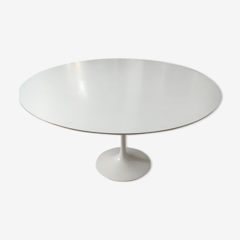 Eero Saarinen table for Knoll 1970