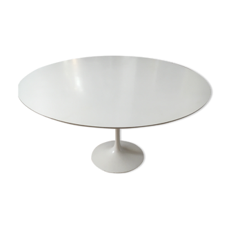 Eero Saarinen table for Knoll 1970