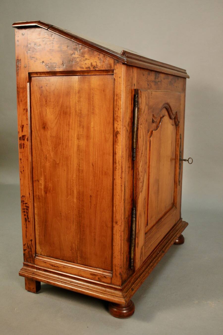 Cherrywood Oratory, Rave Feet