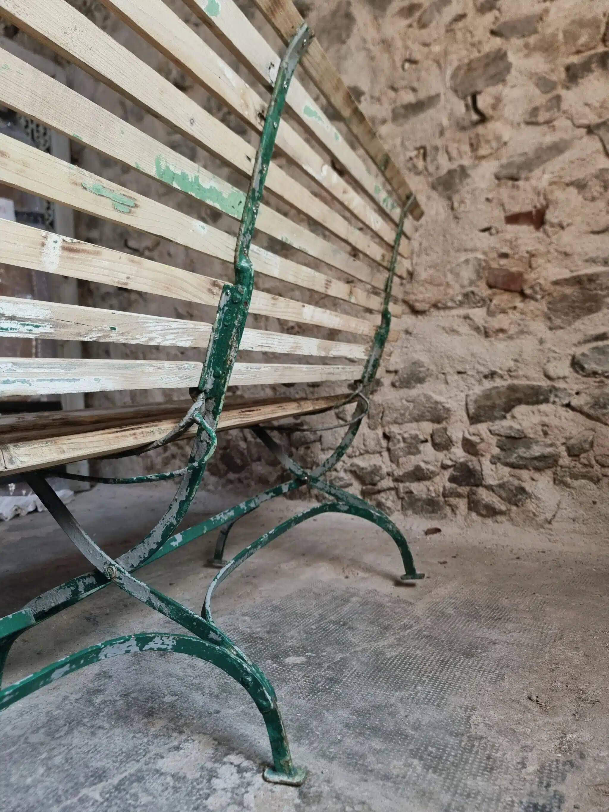 Banc de jardin pliant français ancien, pin et cadre en fer riveté