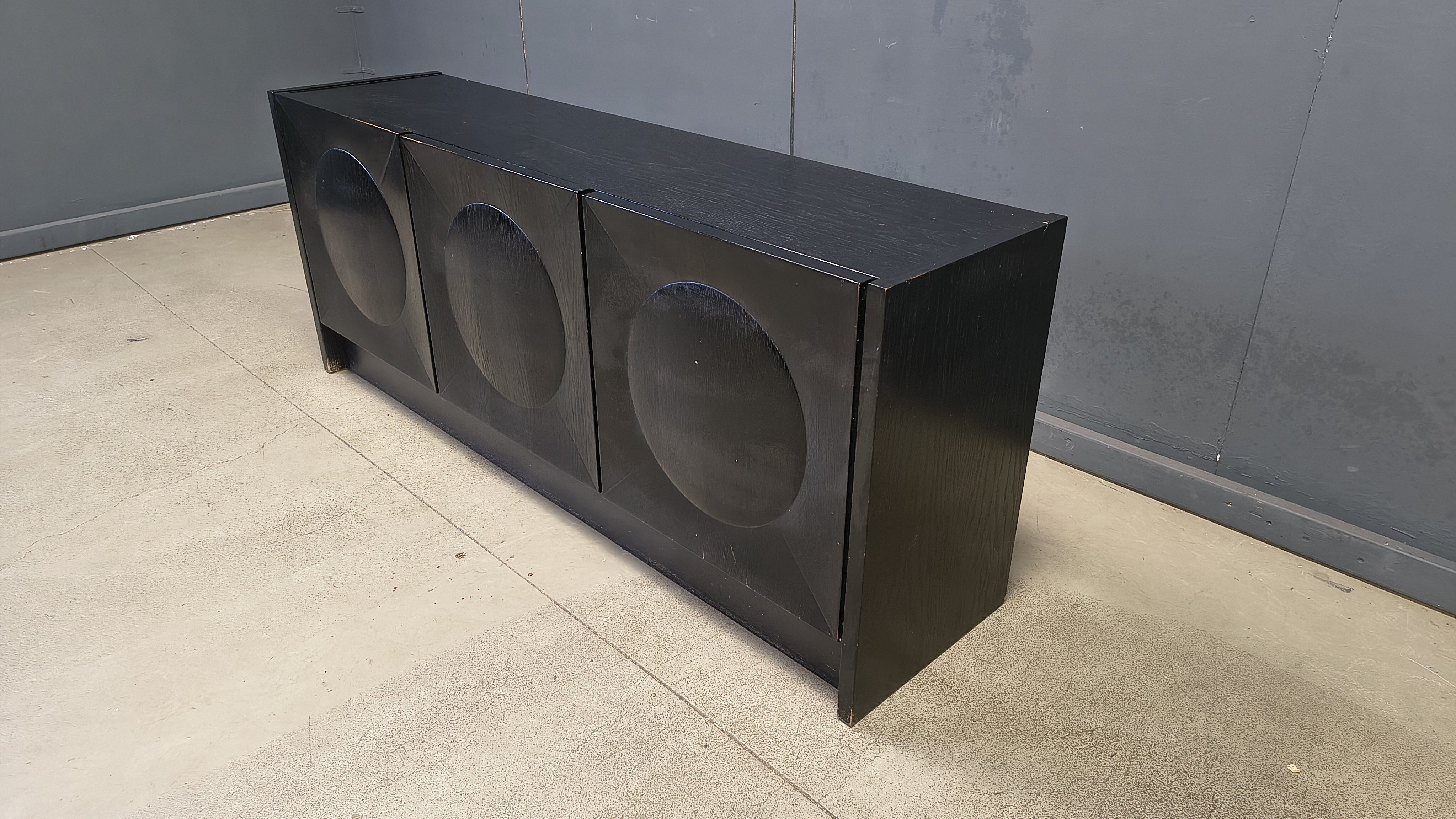 Buffet brutaliste noir, années 1970