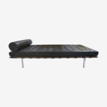 Daybed Barcelona par Ludwig Mies van der Rohe pour Knoll, Ed. 2008