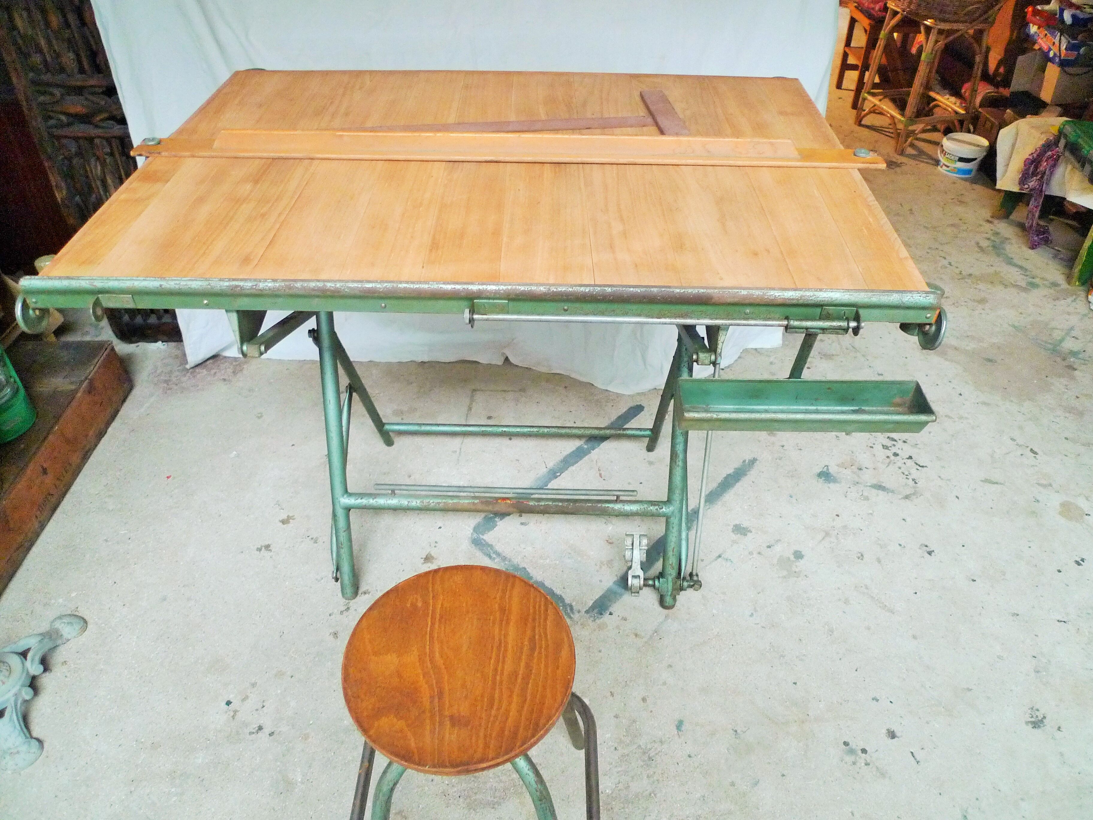 Illustration table architect Sauterau