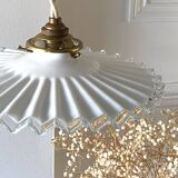 Suspension in pleated opaline