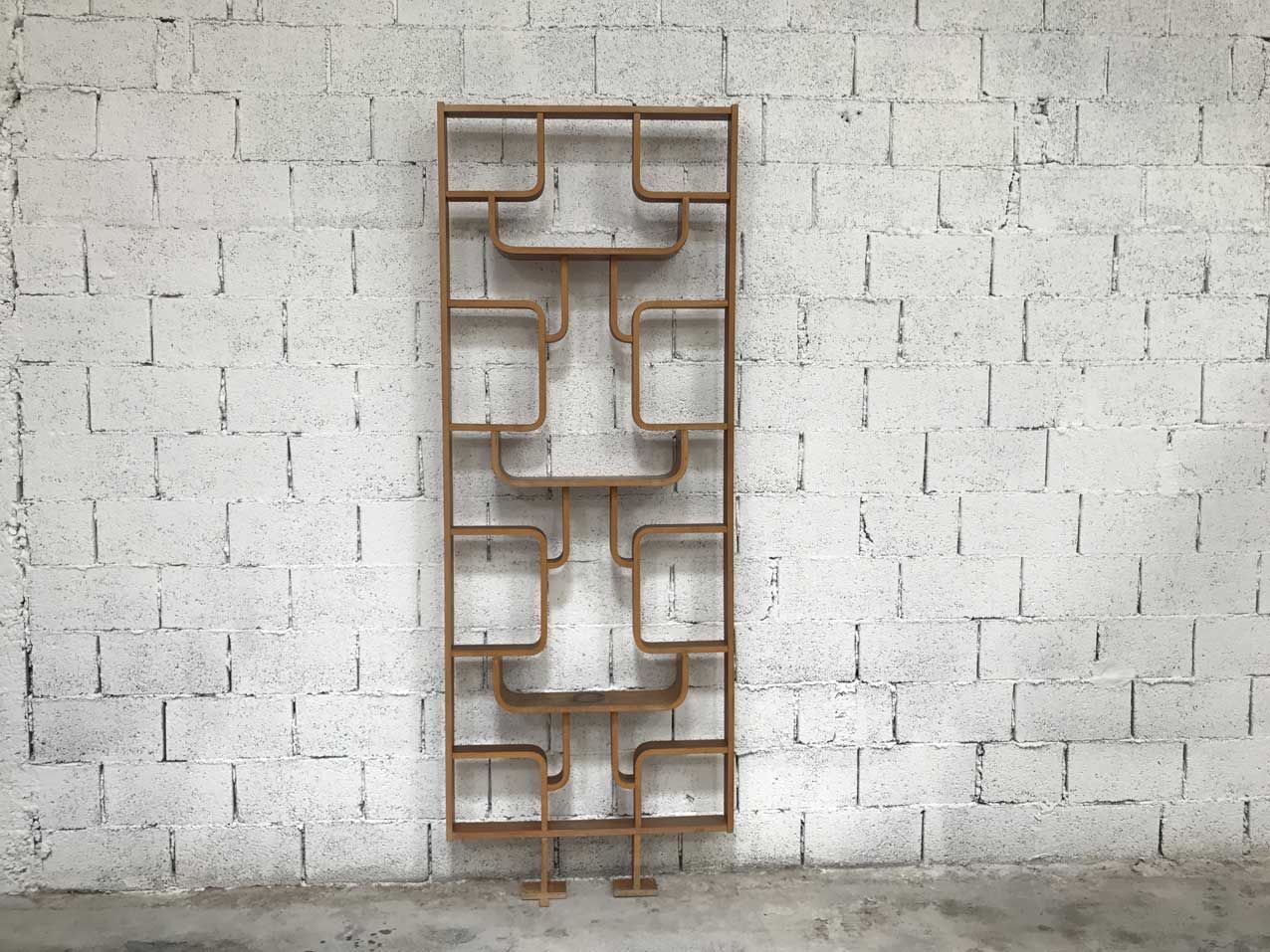 Claustra en bois lamellé courbé conçu par Ludvik Volak et Jindrich Halabala 1960