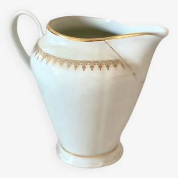 Fine porcelain milk jug from SOLOGNE France