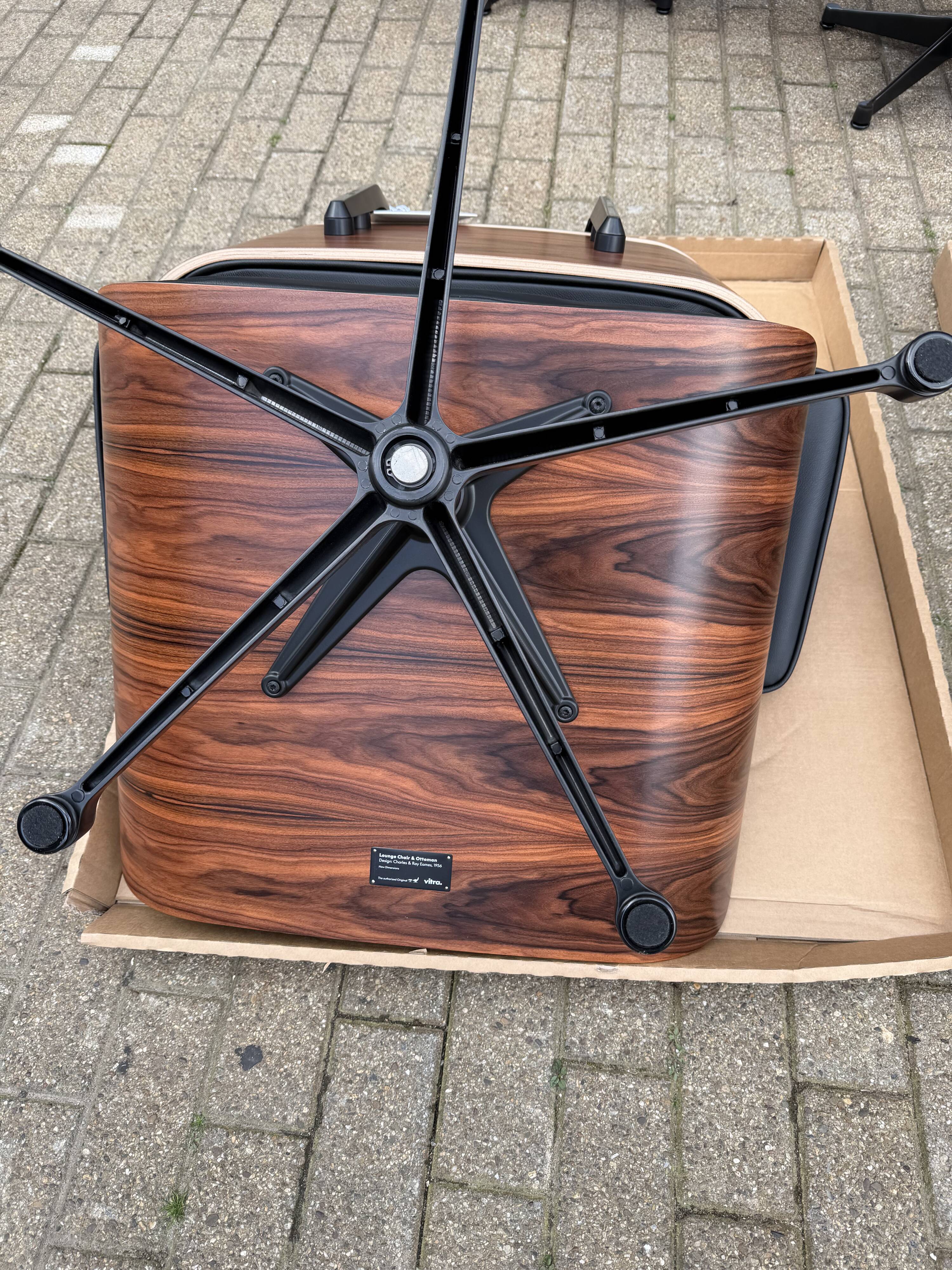 Vitra Eames Lounge Chair XL + Ottoman, Black leather & Santos Rosewood