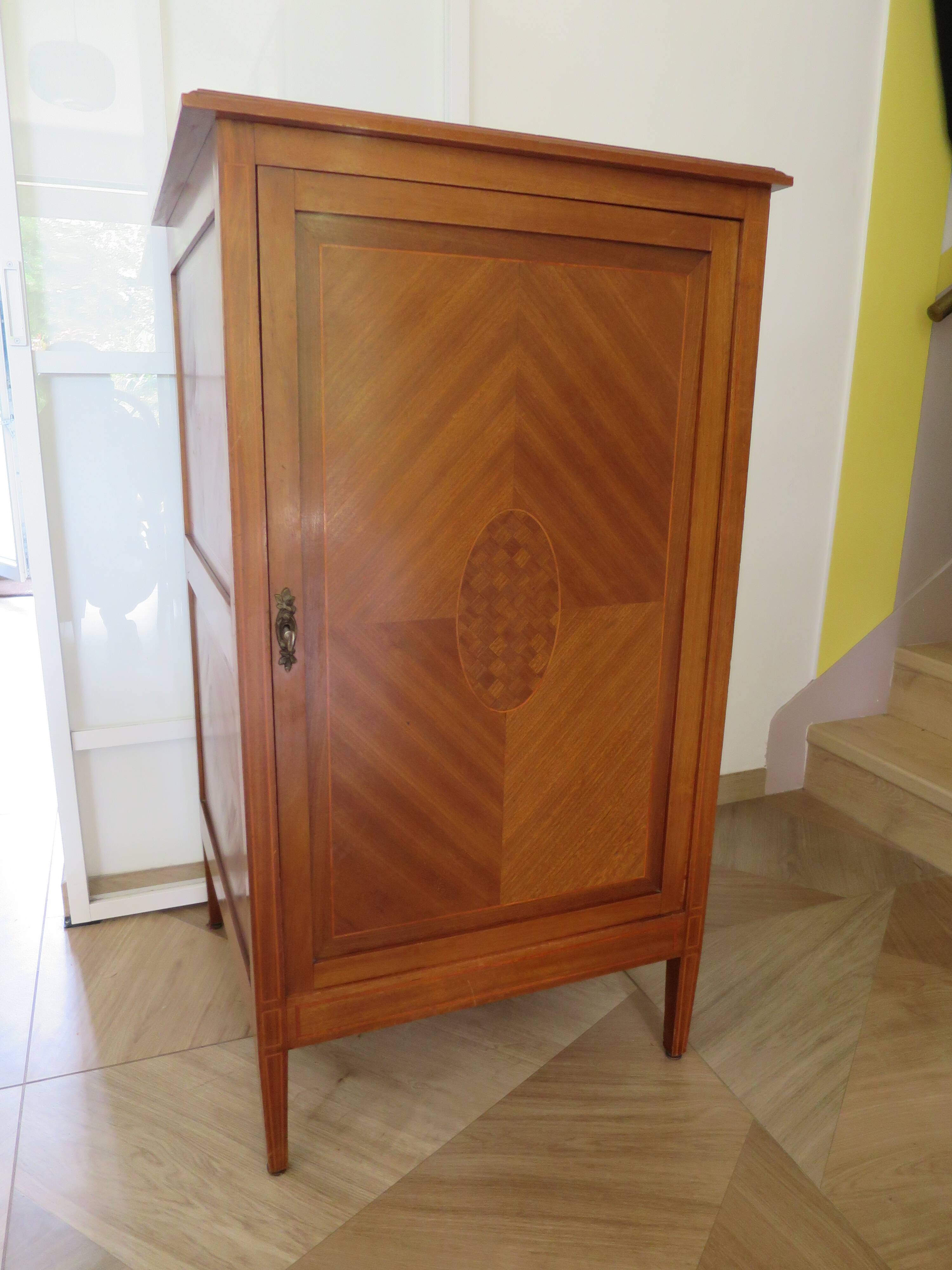 Buffet, bonnetière style Directoire