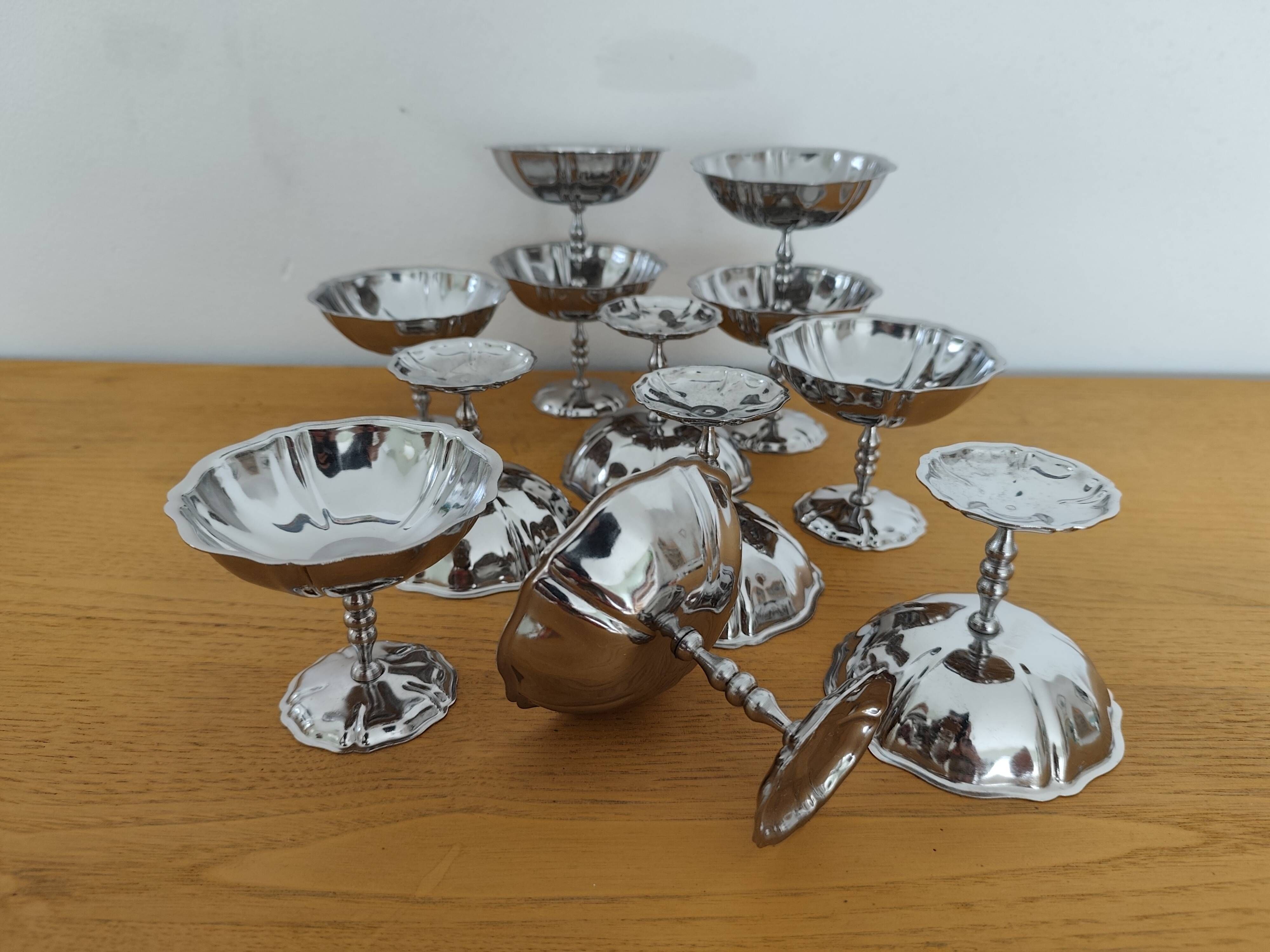 Set of 12 stainless steel bowls from the 1970s.