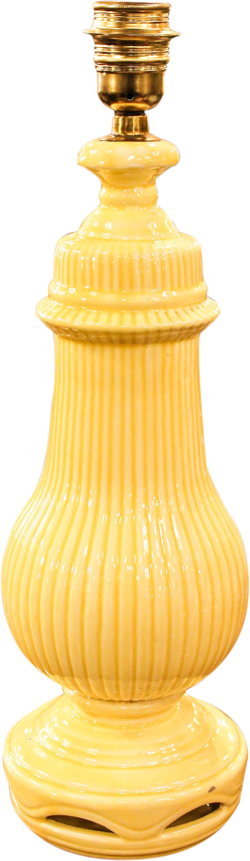 Manises yellow table lamp
