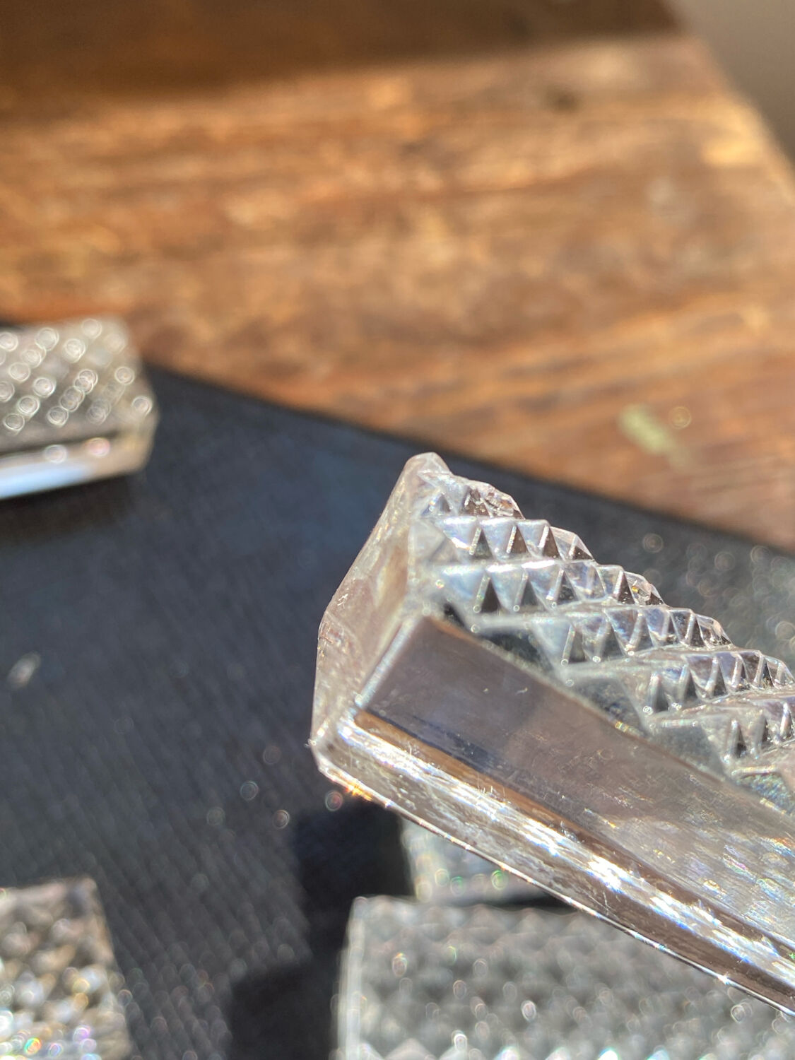 Crystal knife rest, diamond tip