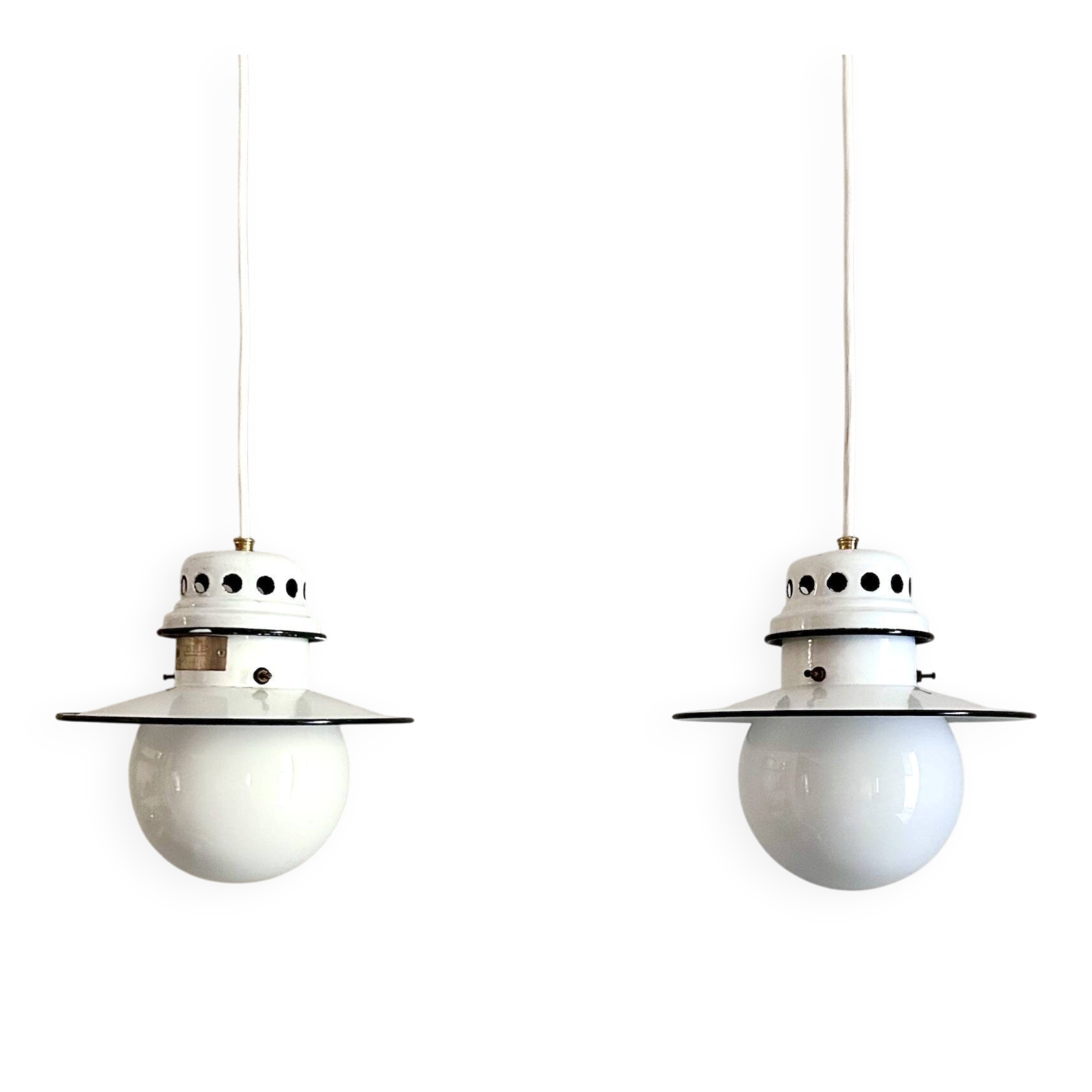Pair of pendants -BRE-