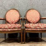 Paire de fauteuils style Louis XVI en bois sculpté vers 1850