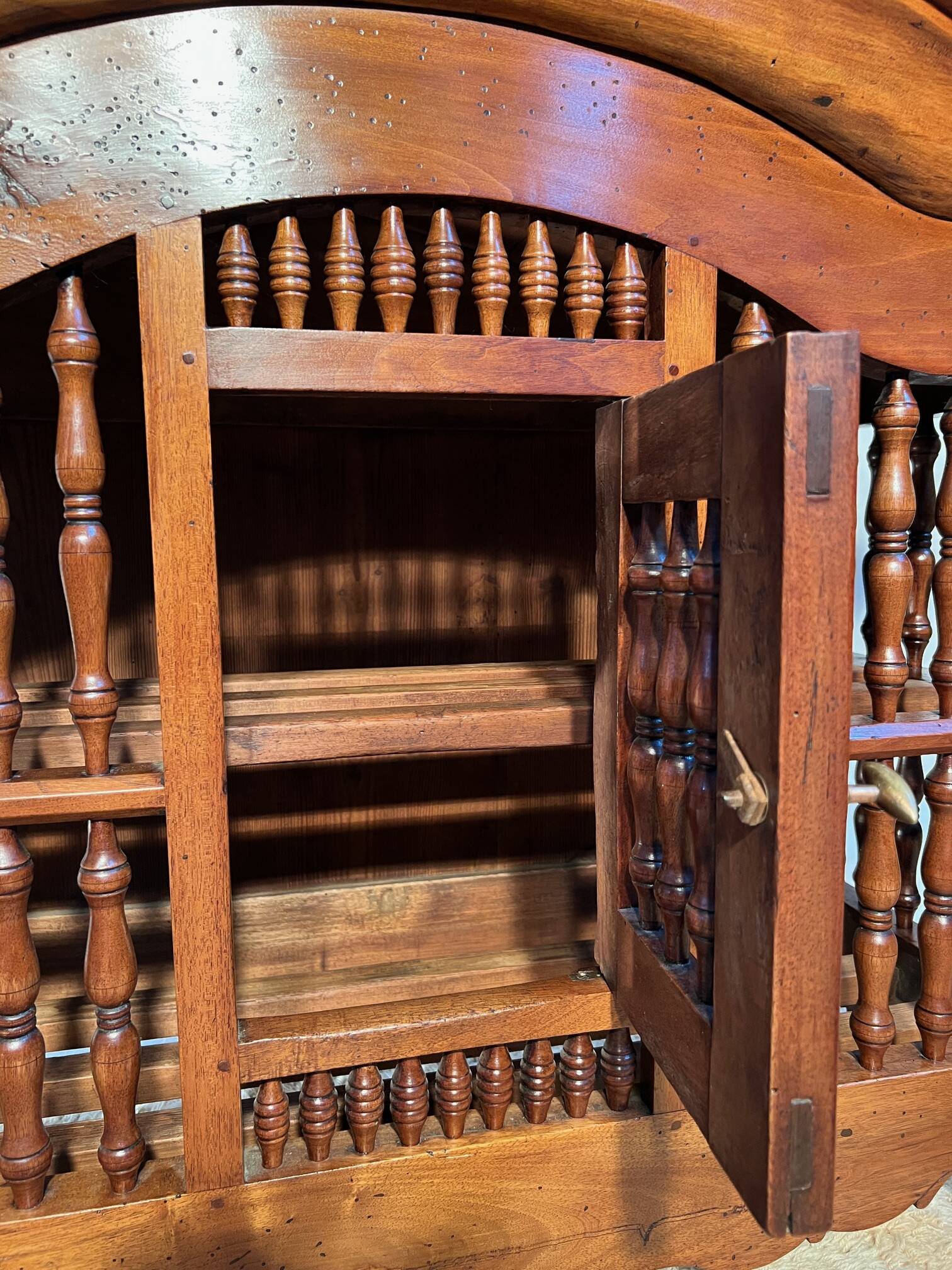 Panetière xviii, louis xv style walnut policeman's hat