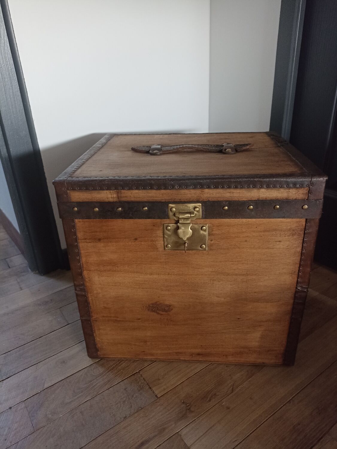 Hat trunk