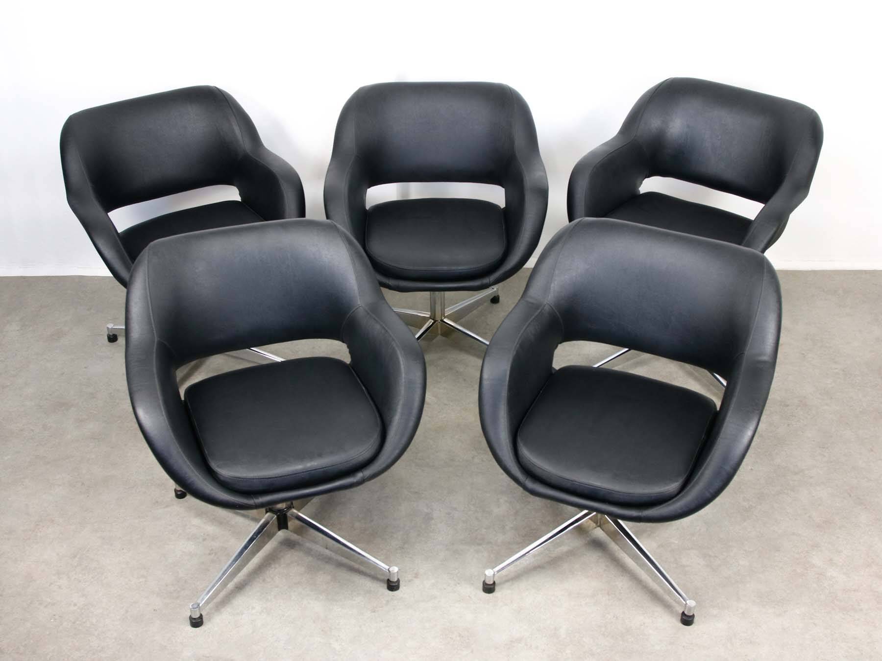 Chaise pivotante vintage en simili cuir noir italien et chrome