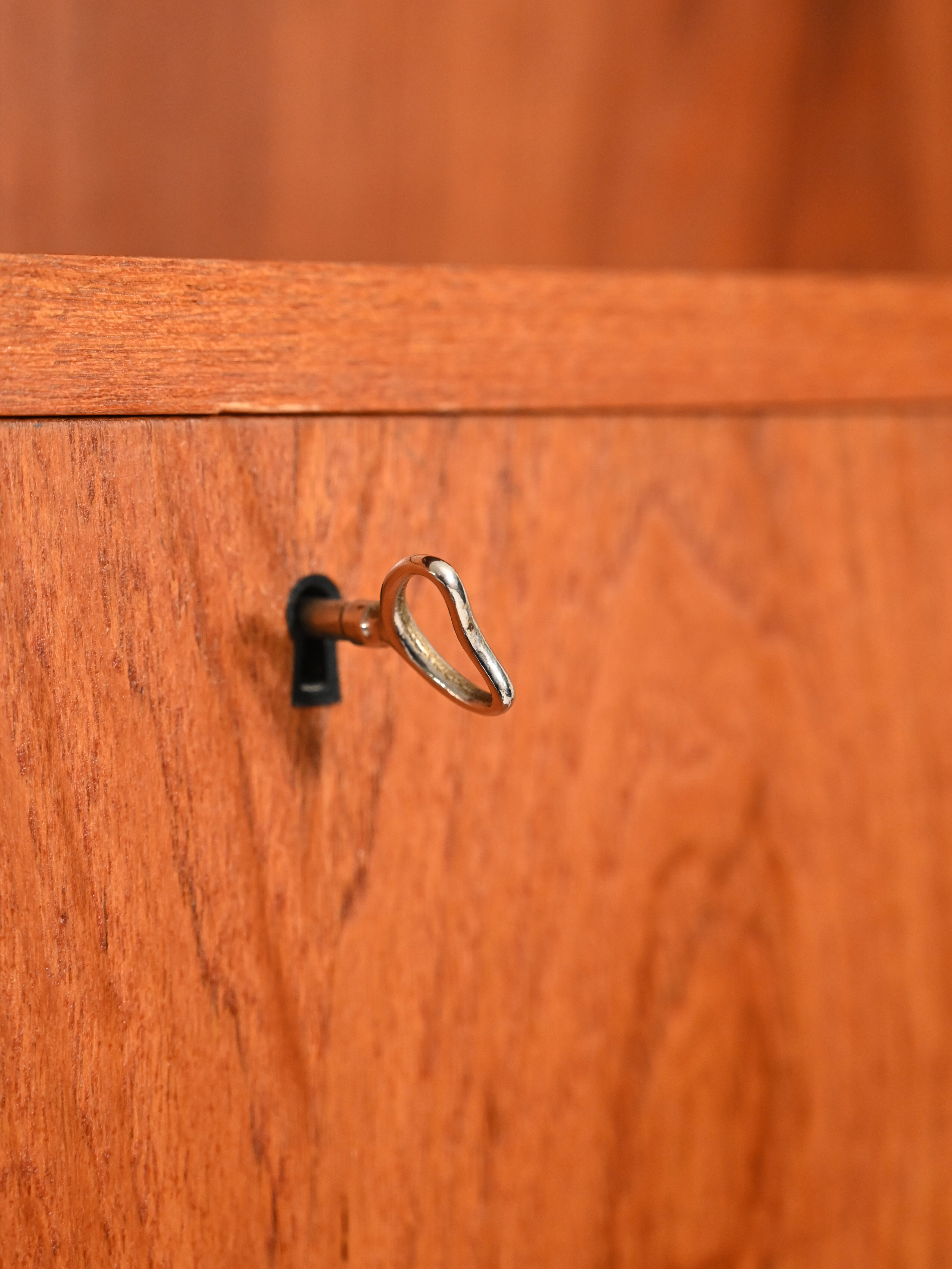 Scandinavian bookcase with pull-out desk