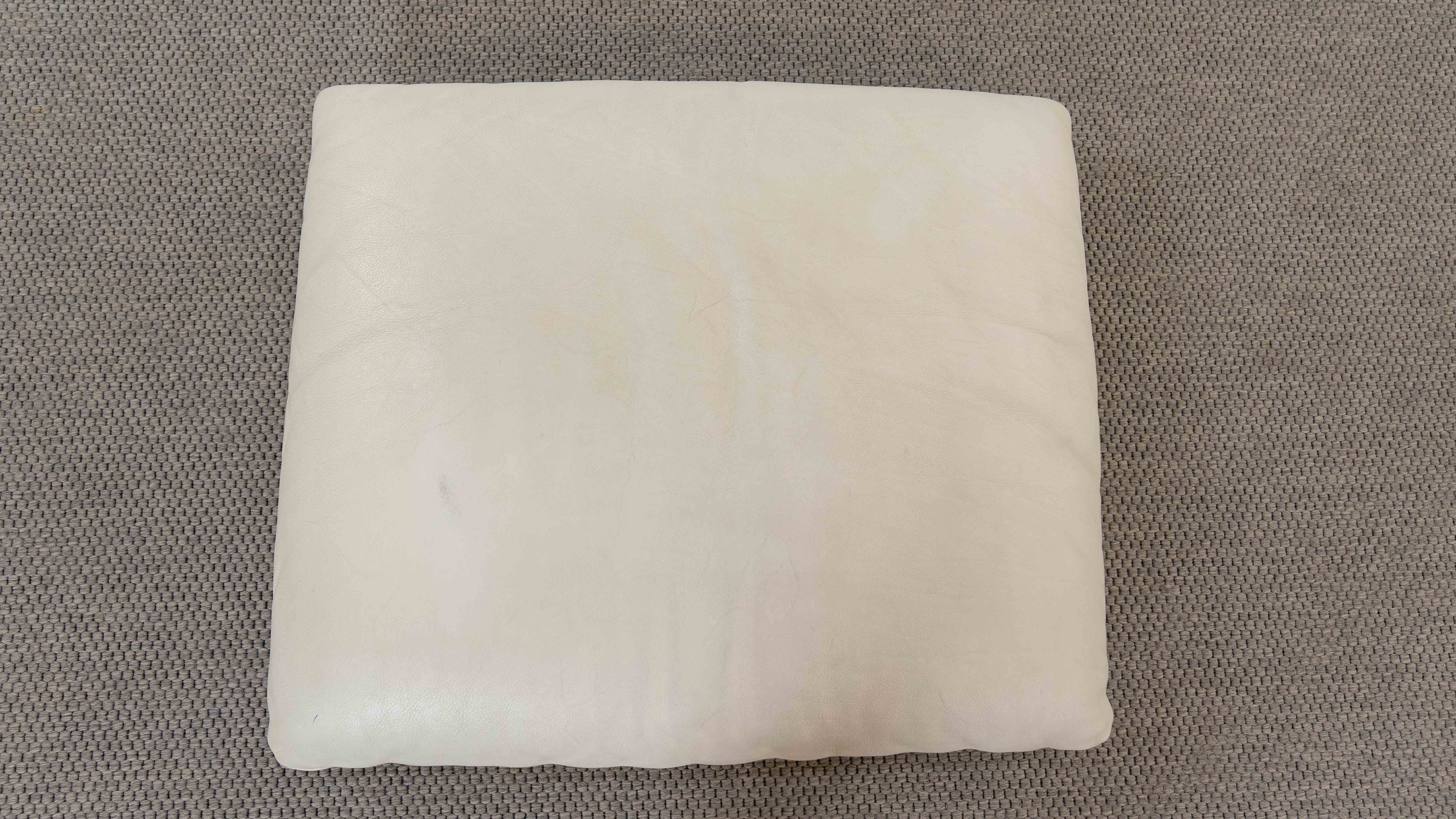 Maralunga 2-seater sofa in white leather by Vico Magistretti for Cassina