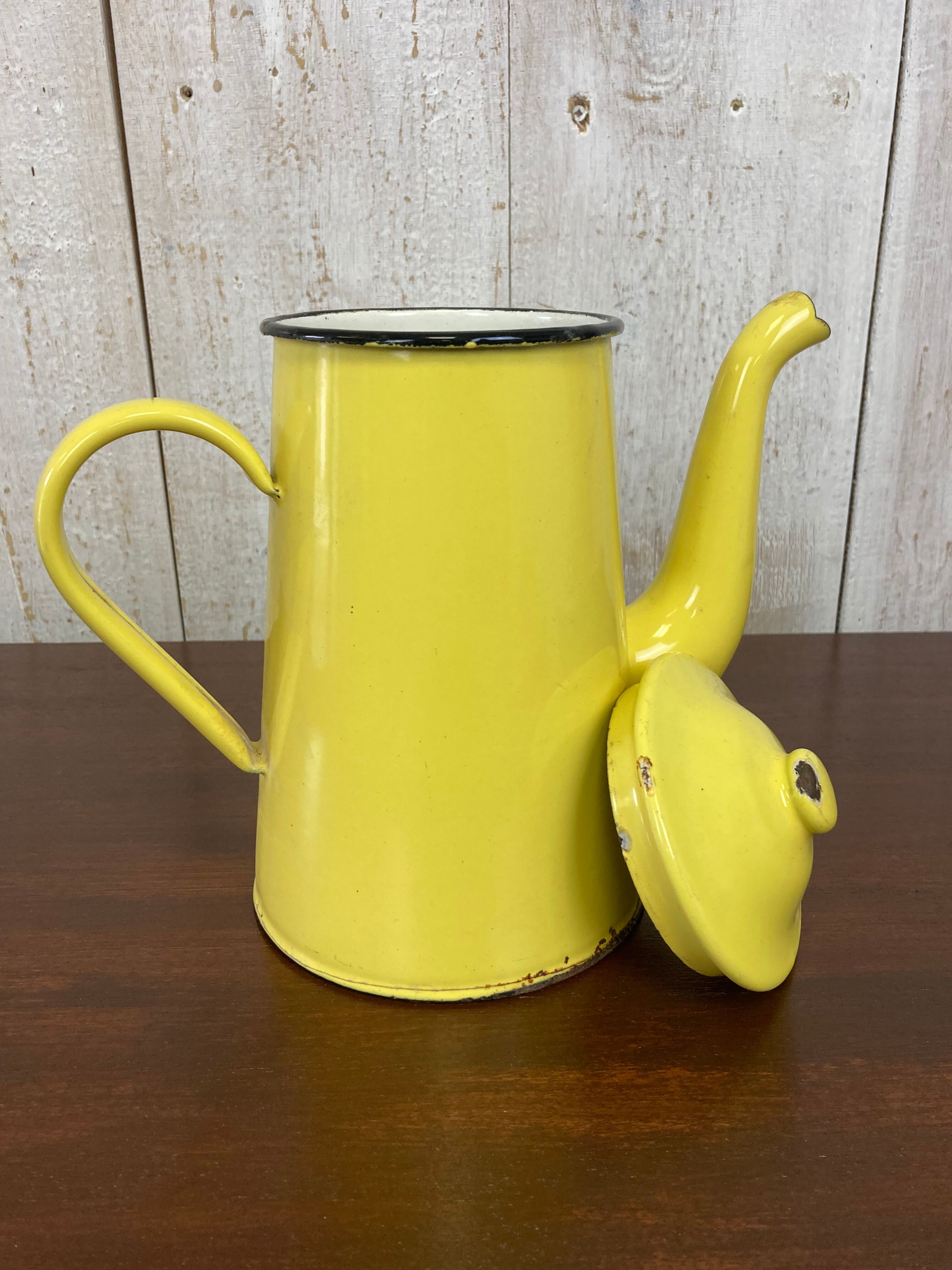 Yellow enamelled coffee maker