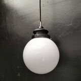 Opaline ball suspension
